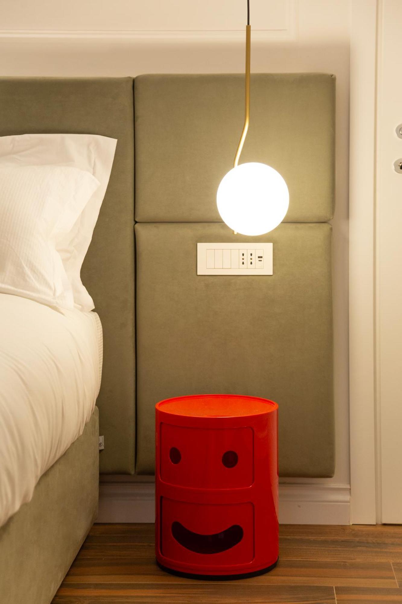 56 Orange Street Luxury Accommodation Рим Екстериор снимка