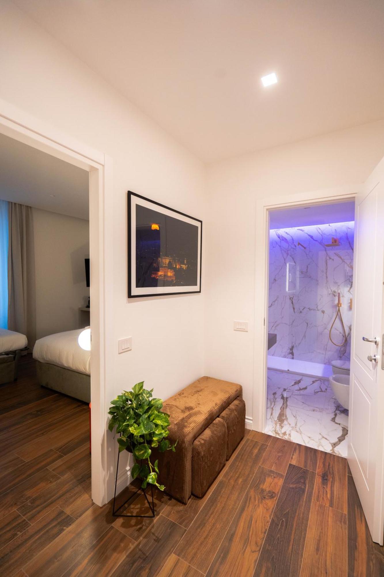56 Orange Street Luxury Accommodation Рим Екстериор снимка