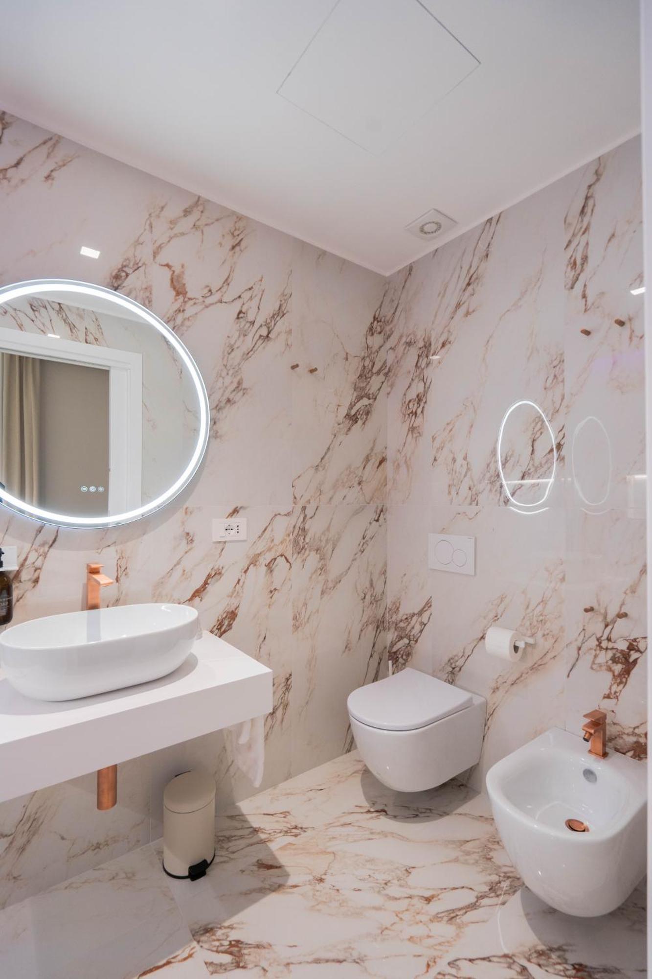 56 Orange Street Luxury Accommodation Рим Екстериор снимка
