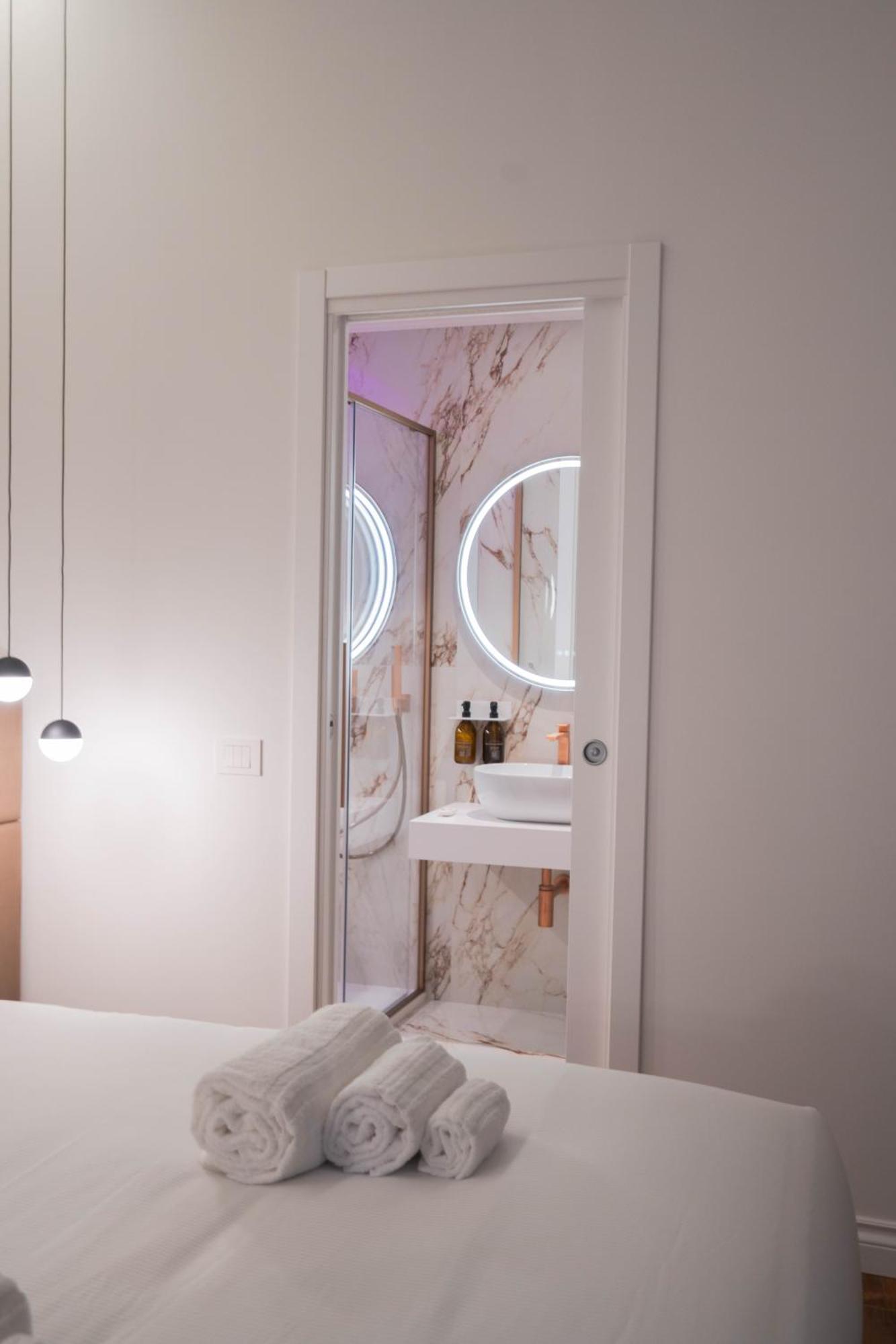 56 Orange Street Luxury Accommodation Рим Екстериор снимка